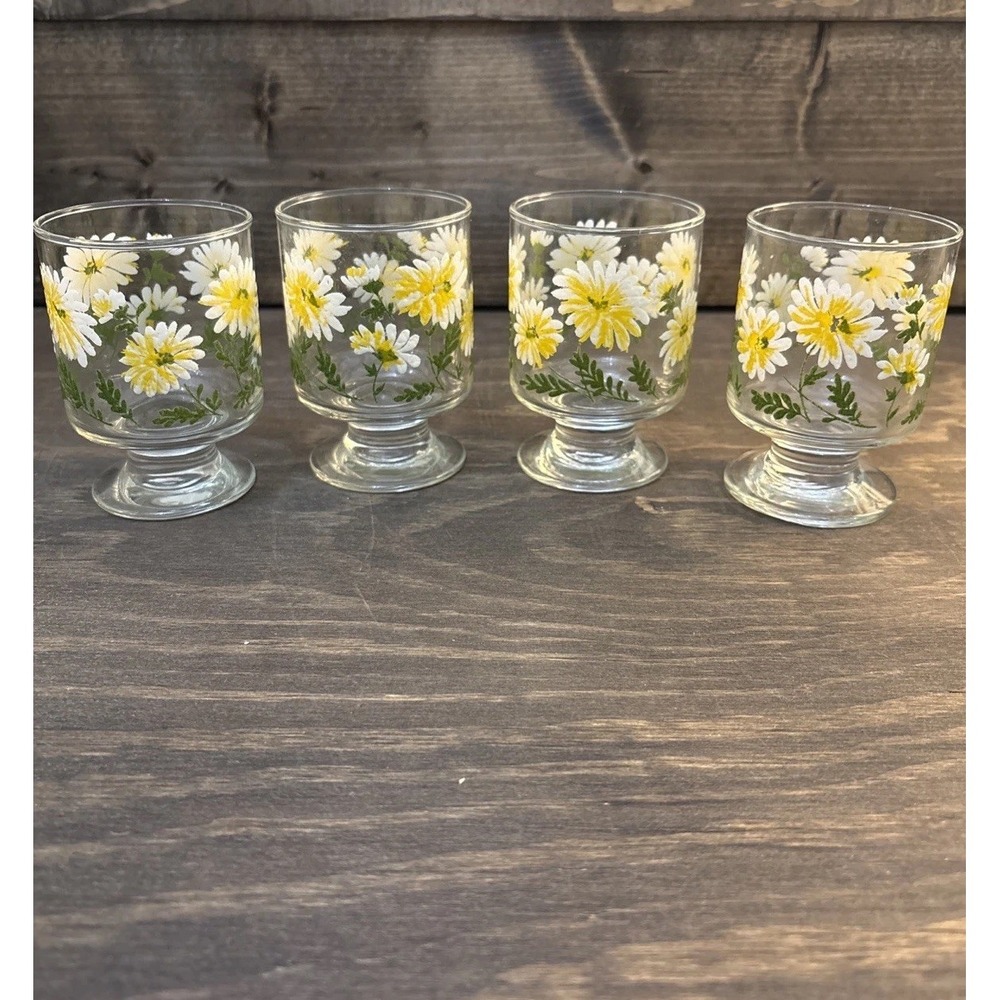 Set Of 4 Libbey Vintage Embossed Daisy Glasses 3.75"